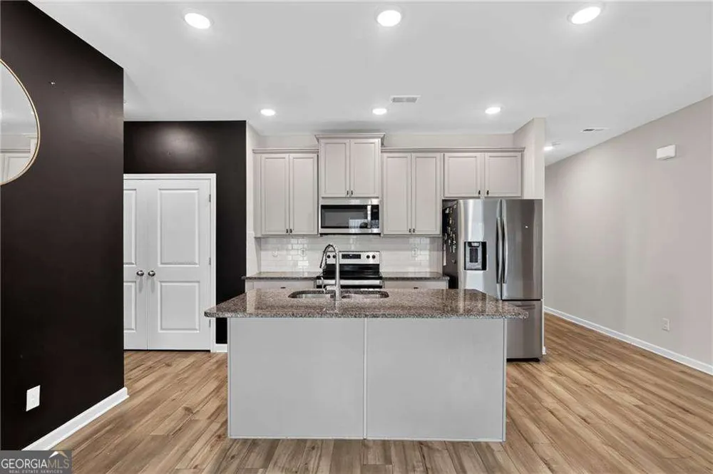 4711 Fairfax DR Oakwood, GA 30566