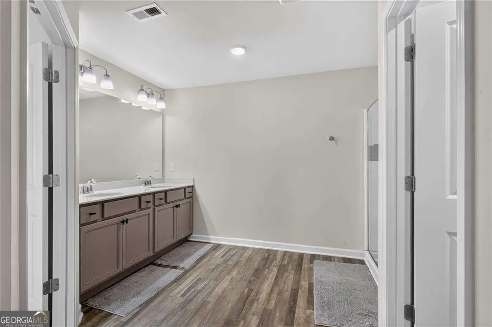 4711 Fairfax DR Oakwood, GA 30566