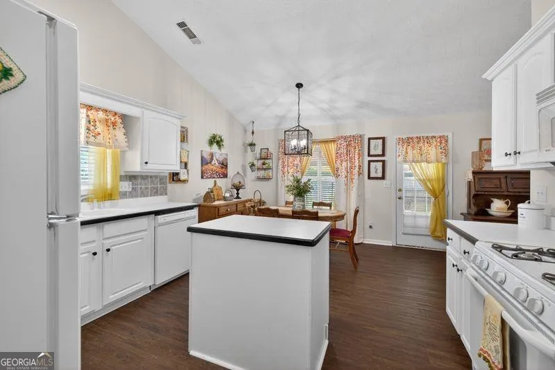 2880 Wadley LN Dacula, GA 30019