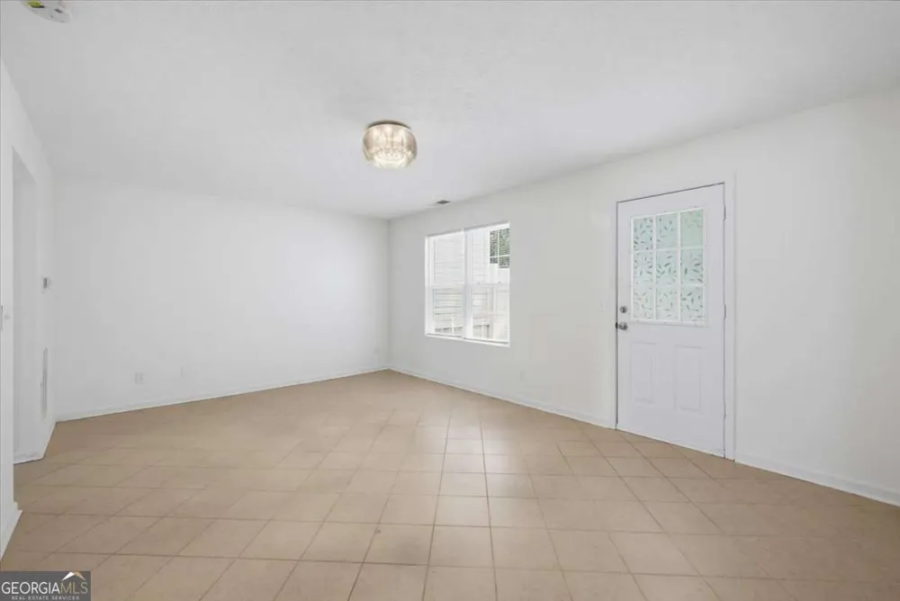 1324 Hollenbeck LN Riverdale, GA 30296