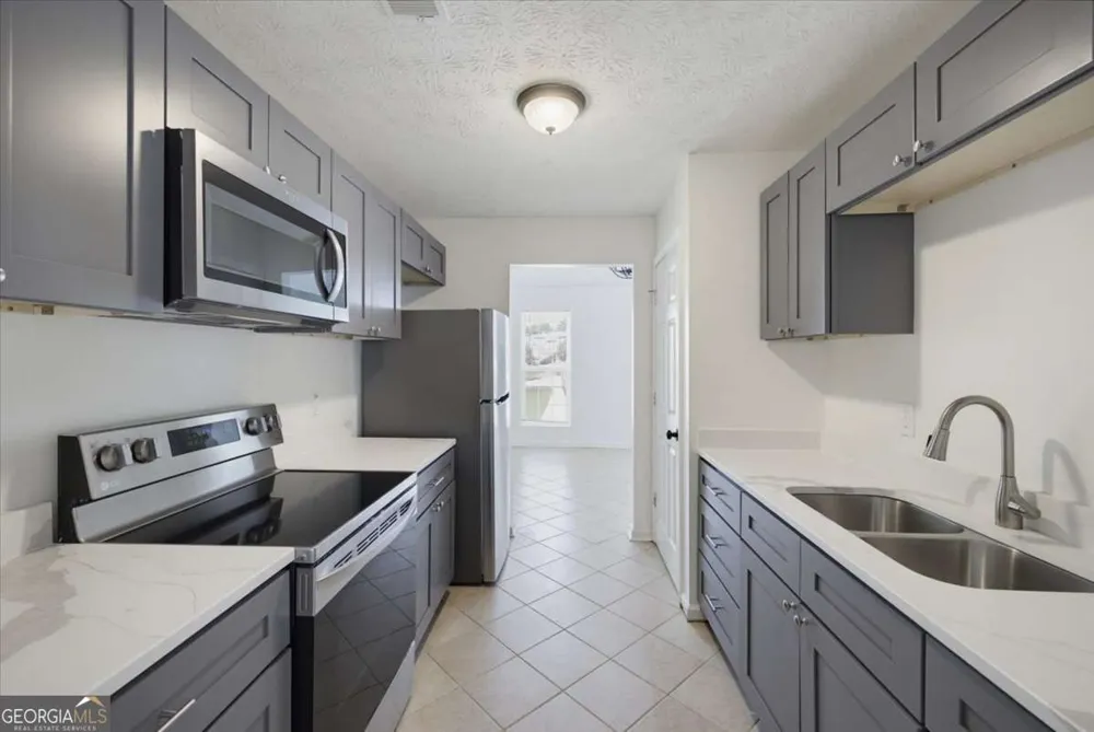 1324 Hollenbeck LN Riverdale, GA 30296