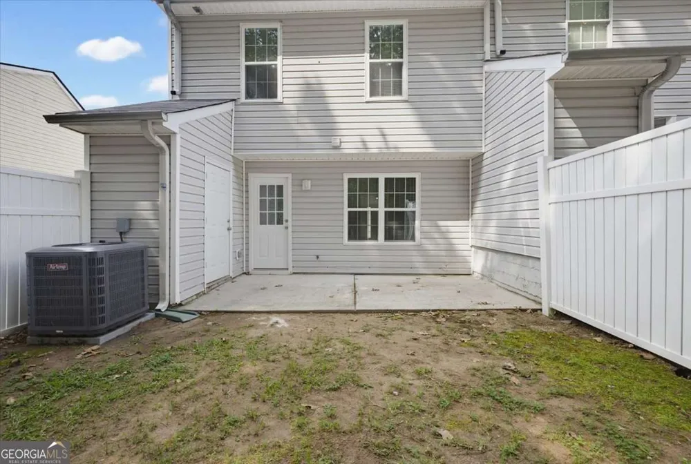 1324 Hollenbeck LN Riverdale, GA 30296