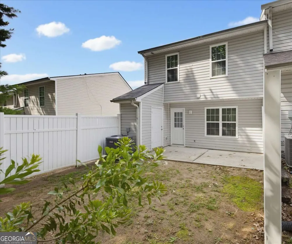1324 Hollenbeck LN Riverdale, GA 30296