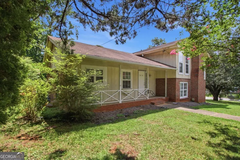 1614 Devon CT Stone Mountain, GA 30088