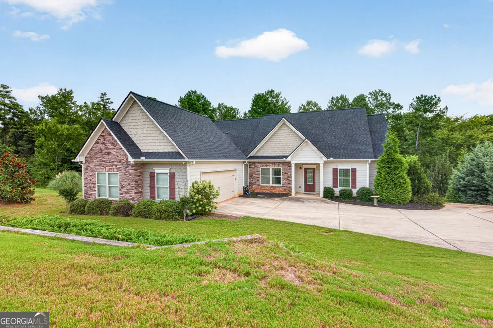 2854 Shadowstone WAY Winder, GA 30680
