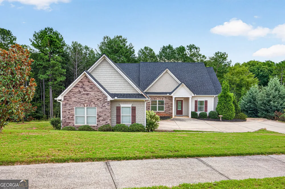 2854 Shadowstone WAY Winder, GA 30680