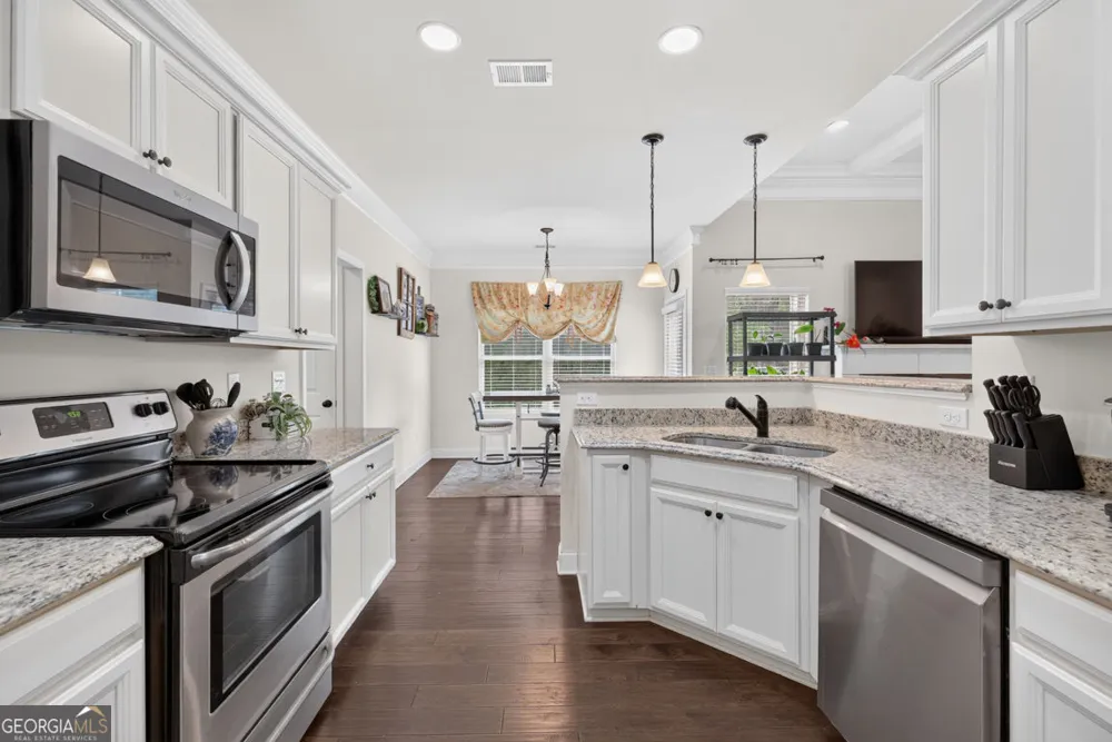 2854 Shadowstone WAY Winder, GA 30680