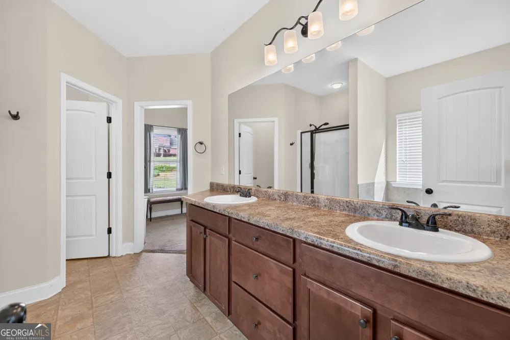2854 Shadowstone WAY Winder, GA 30680
