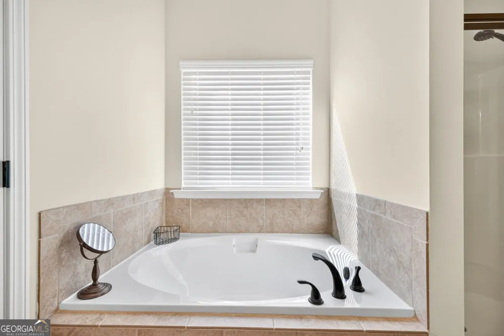 2854 Shadowstone WAY Winder, GA 30680