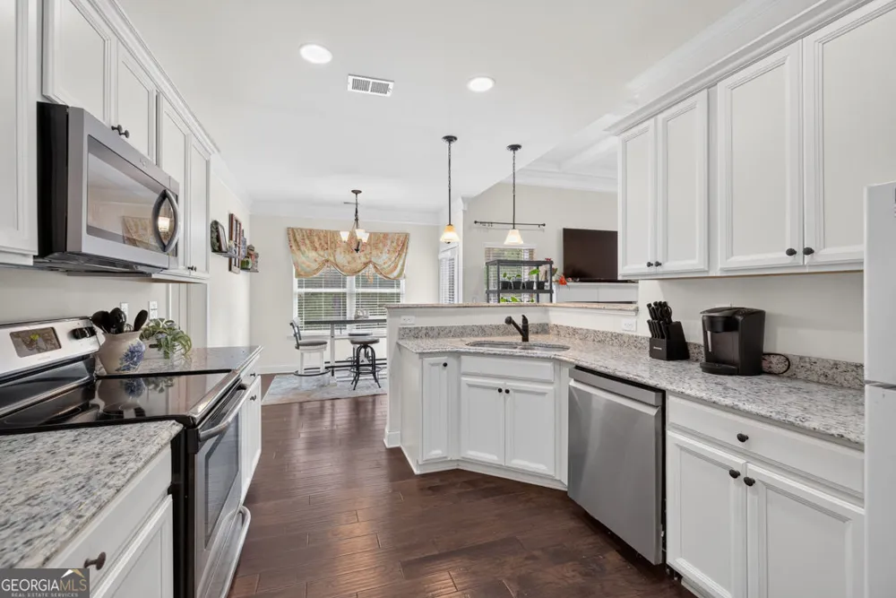 2854 Shadowstone WAY Winder, GA 30680
