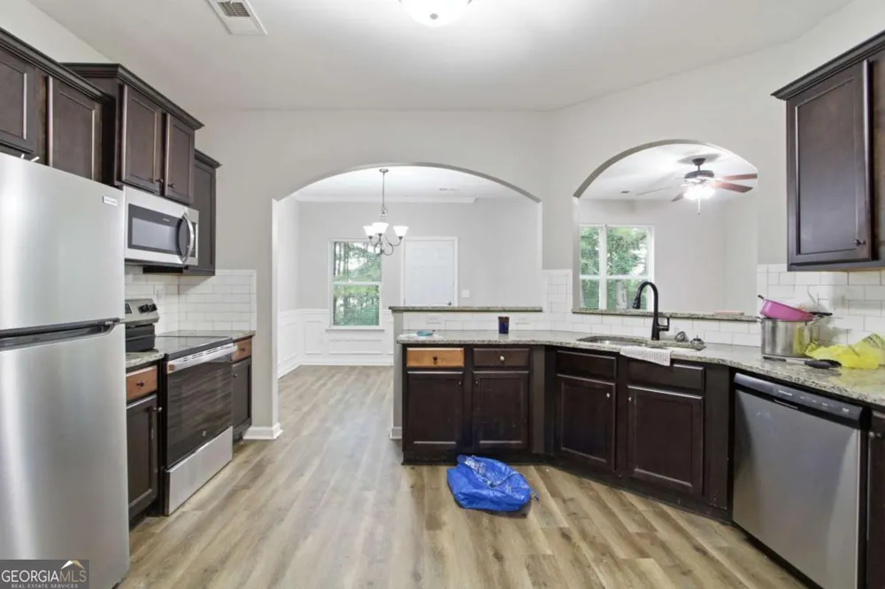 5558 Union Pointe PL Union City, GA 30291