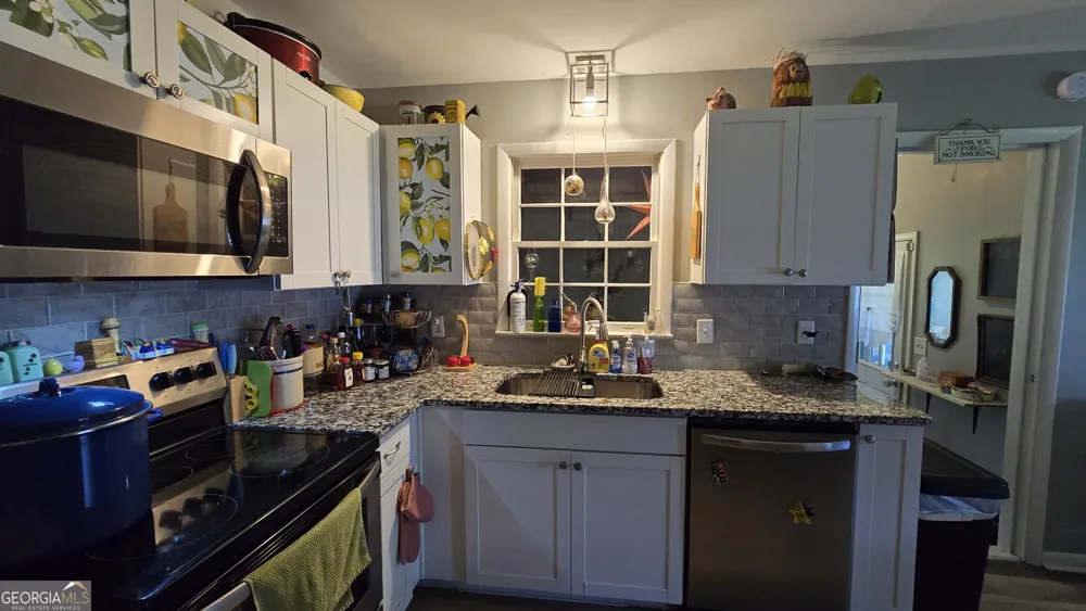 223 Meadowridge DR Warner Robins, GA 31093