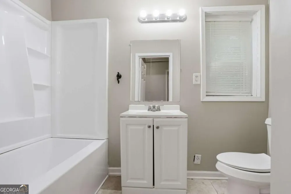 1800 Oakmont DR NW Atlanta, GA 30314