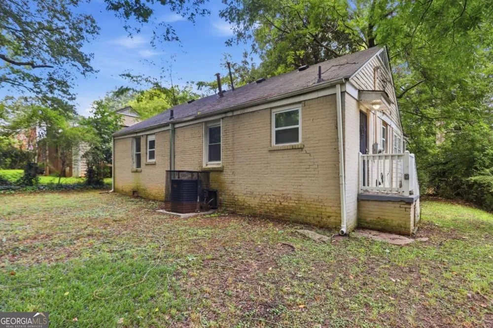 1800 Oakmont DR NW Atlanta, GA 30314