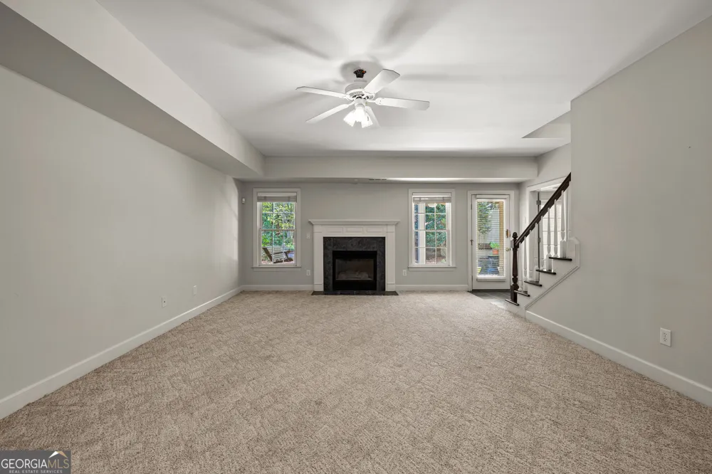 322 Loring LN Peachtree City, GA 30269