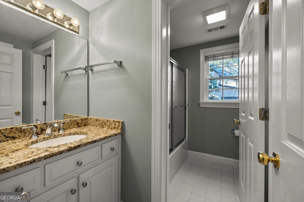 322 Loring LN Peachtree City, GA 30269