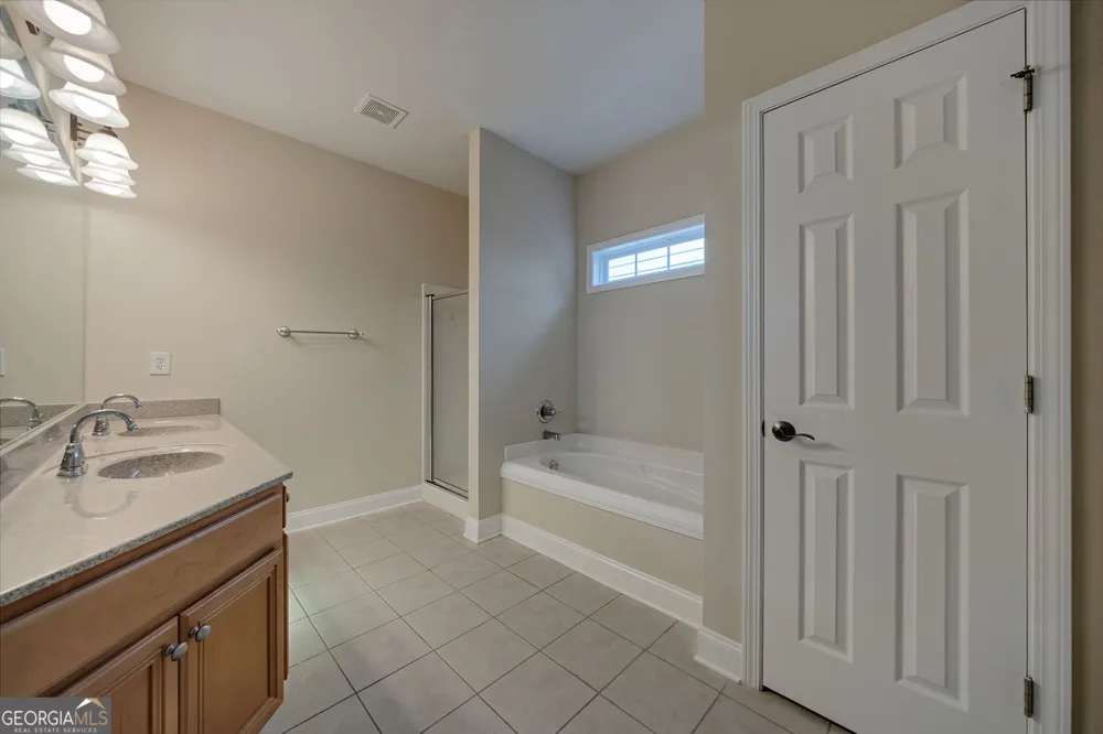 560 Roland Manor DR Dacula, GA 30019