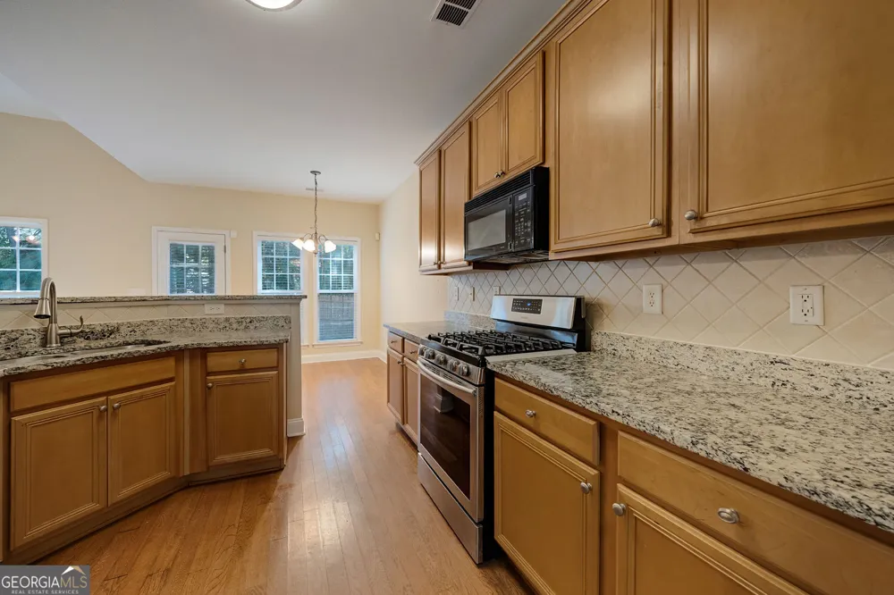 560 Roland Manor DR Dacula, GA 30019