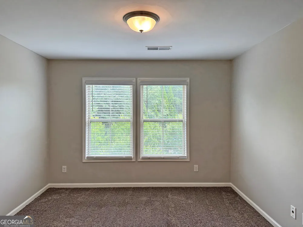 6027 Landers LOOP Fairburn, GA 30213