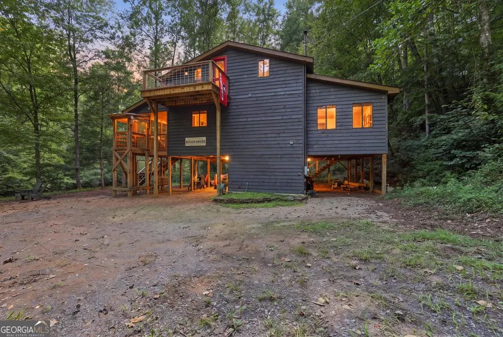 54 Dixon LN Clayton, GA 30525