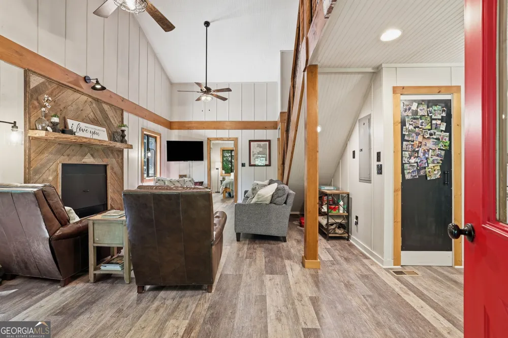 54 Dixon LN Clayton, GA 30525