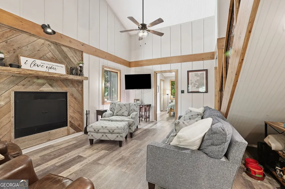 54 Dixon LN Clayton, GA 30525