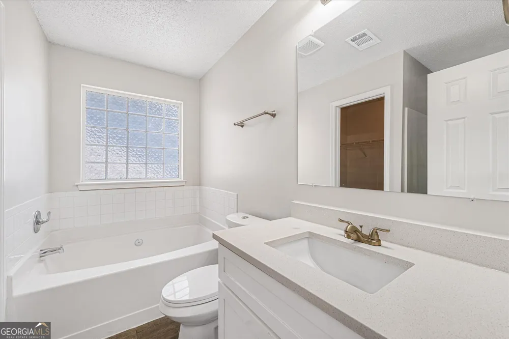 2354 Hackamore DR South Fulton, GA 30349