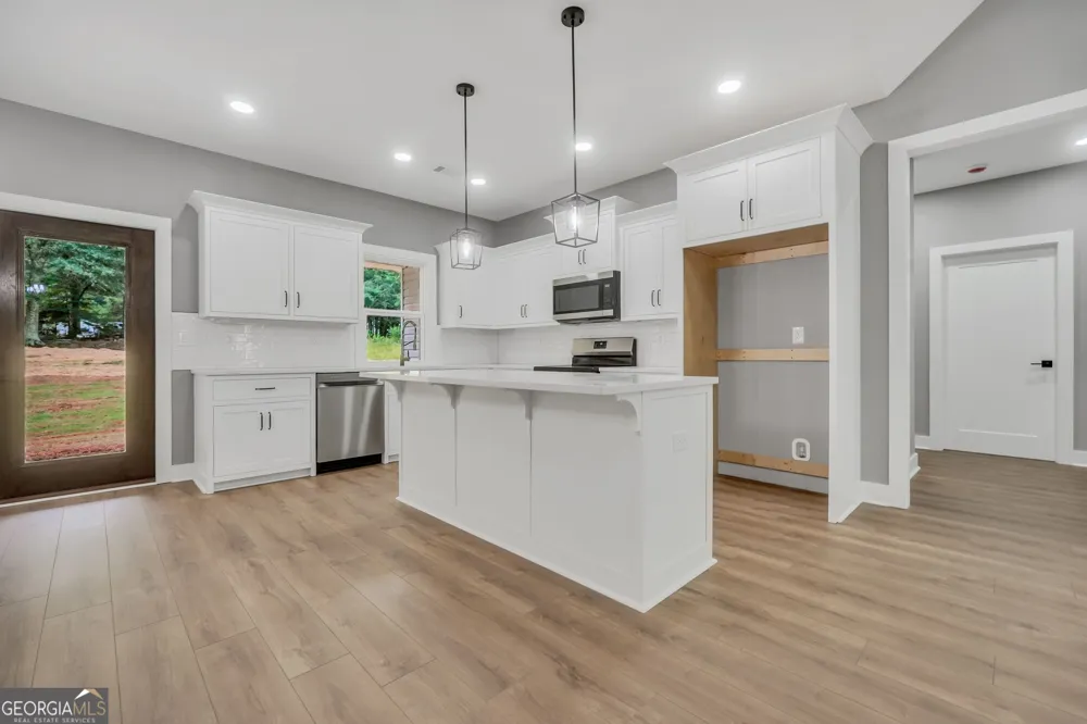 203 McKneely RD Milner, GA 30257
