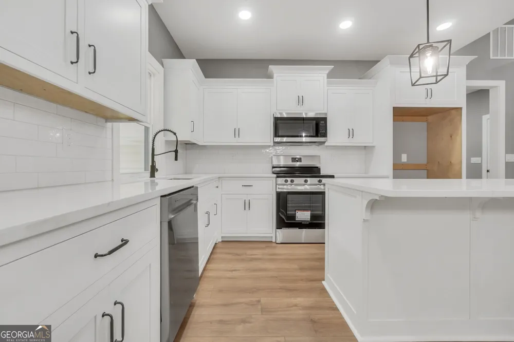 203 McKneely RD Milner, GA 30257