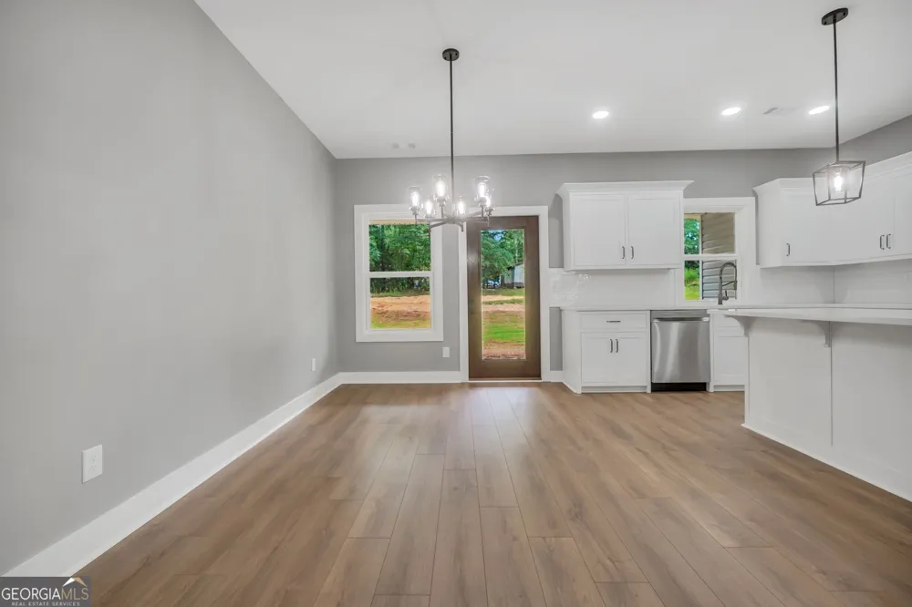 203 McKneely RD Milner, GA 30257