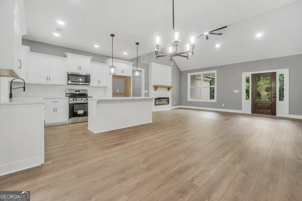 203 McKneely RD Milner, GA 30257