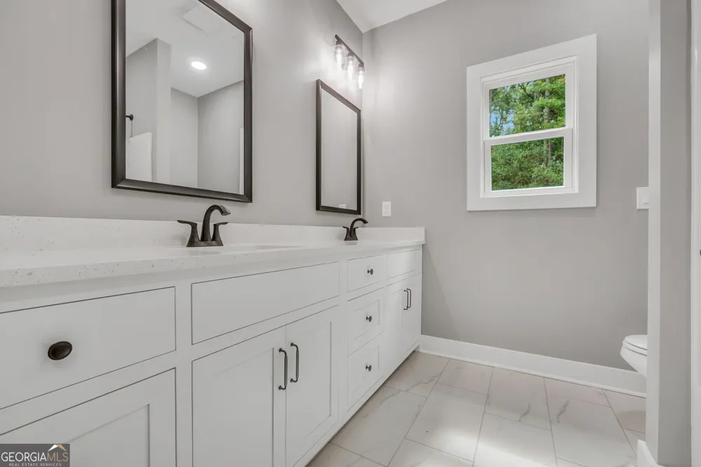203 McKneely RD Milner, GA 30257