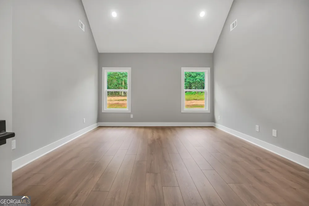 203 McKneely RD Milner, GA 30257