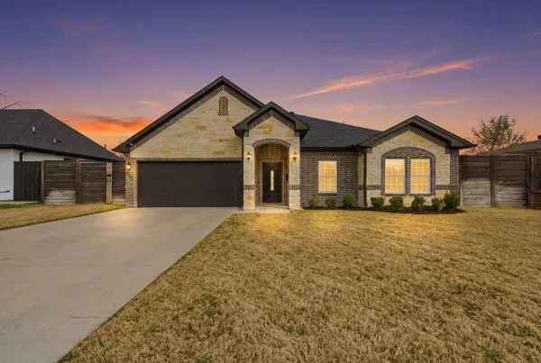 3247 Darvany Drive Dallas, TX 75220