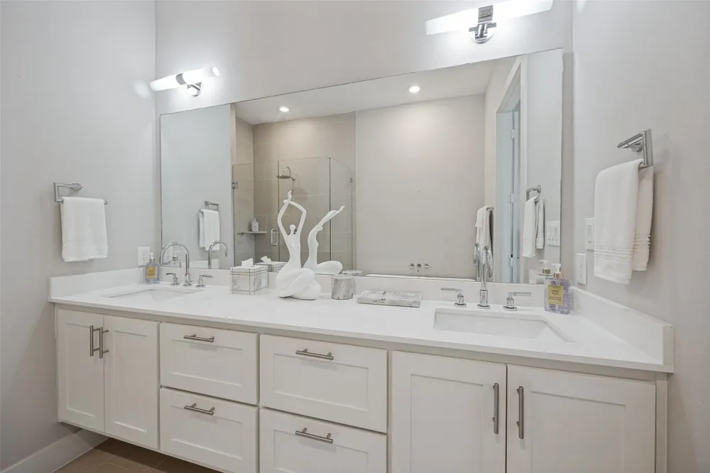 15875 Spectrum Drive #4105 Addison, TX 75001