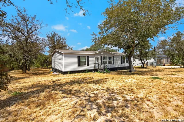 140 Valley View Dr Poteet, TX 78065