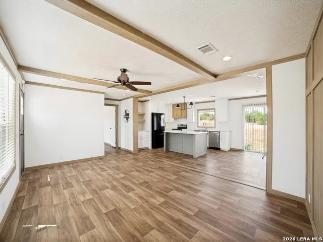 1156 PR Vista Hills Ln Somerset, TX 78069