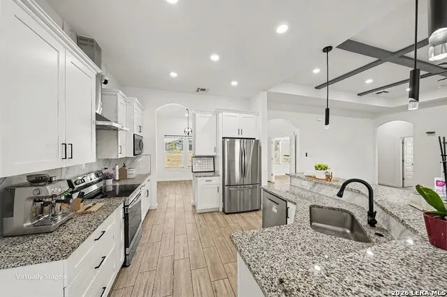 136 SUMMER MEADOW DR La Vernia, TX 78121