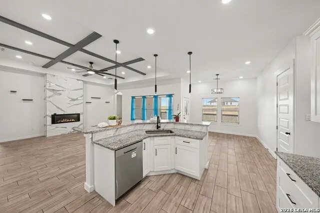 136 SUMMER MEADOW DR La Vernia, TX 78121