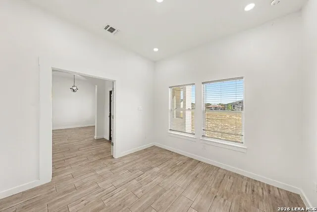 136 SUMMER MEADOW DR La Vernia, TX 78121