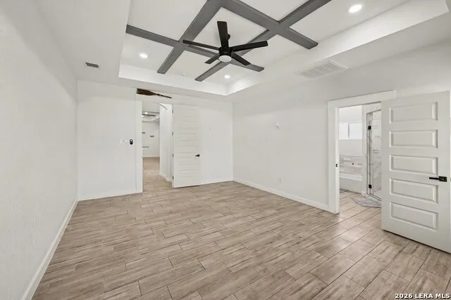 136 SUMMER MEADOW DR La Vernia, TX 78121