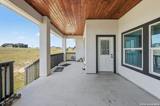 136 SUMMER MEADOW DR La Vernia, TX 78121