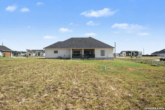 136 SUMMER MEADOW DR La Vernia, TX 78121