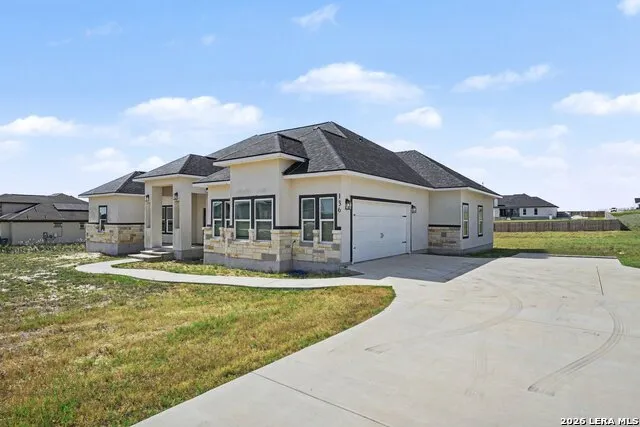 136 SUMMER MEADOW DR La Vernia, TX 78121