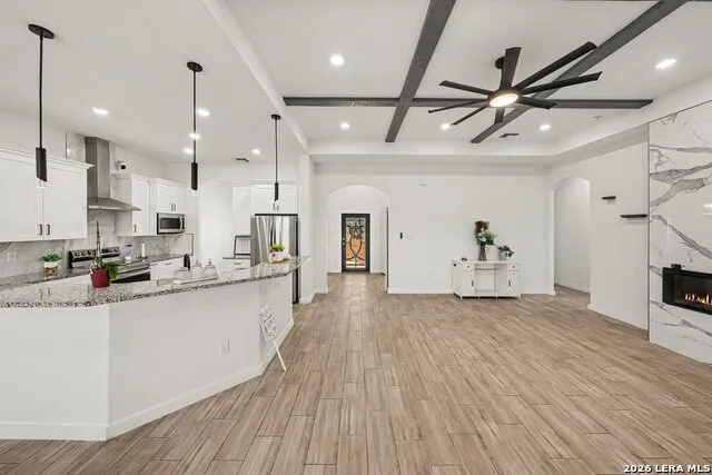 136 SUMMER MEADOW DR La Vernia, TX 78121