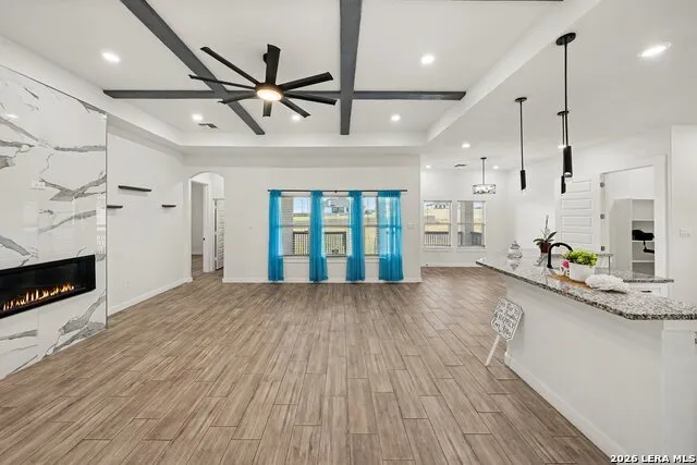 136 SUMMER MEADOW DR La Vernia, TX 78121