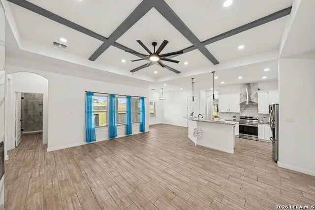136 SUMMER MEADOW DR La Vernia, TX 78121