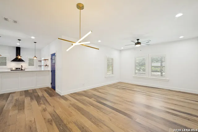 737 E MAGNOLIA AVE San Antonio, TX 78212