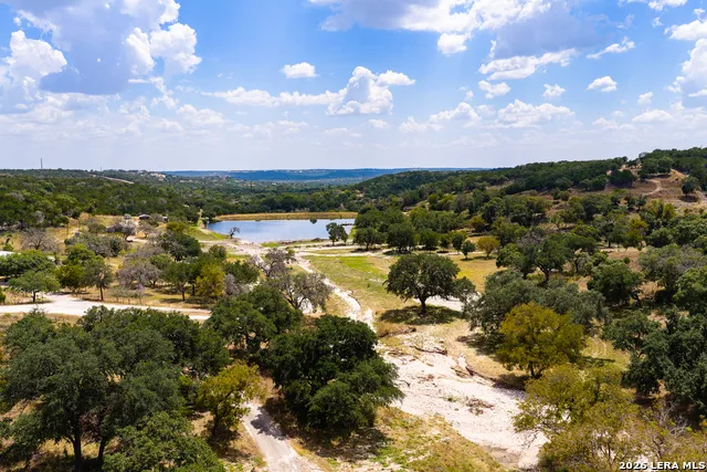 190 Enchanted Valley Rd Kerrville, TX 78028