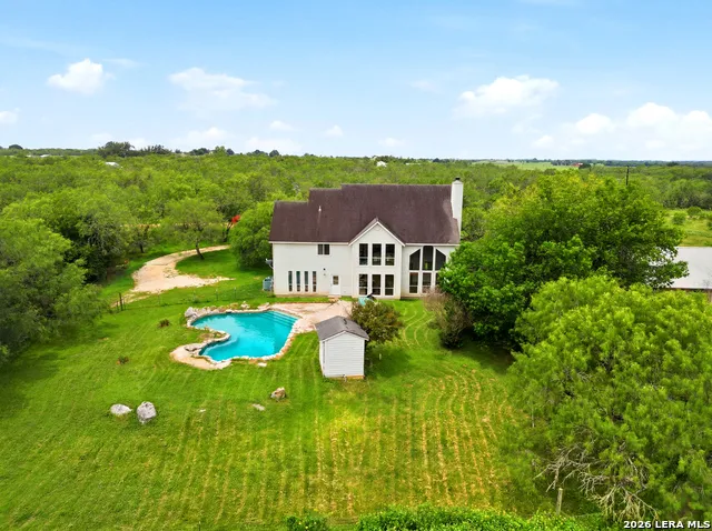 1208 ODaniel School Rd Seguin, TX 78155